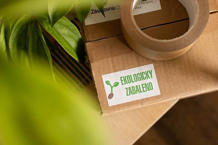 Ekologicky zabalená zásilka z e-shopu Naklíčeno.cz