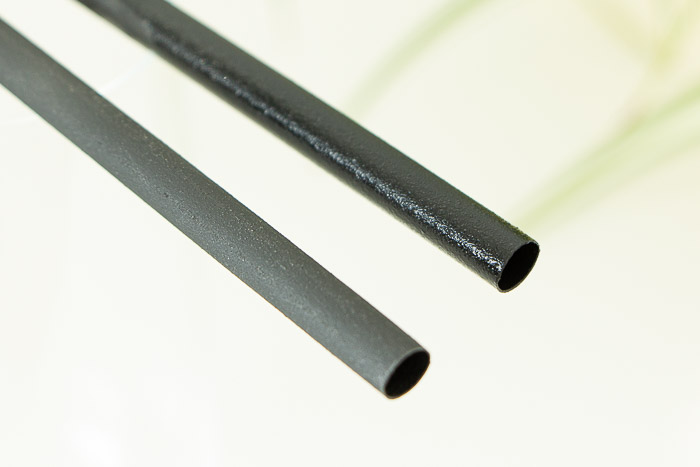 černé bambusové brčko vyrobené pouze z přírodních materiálů